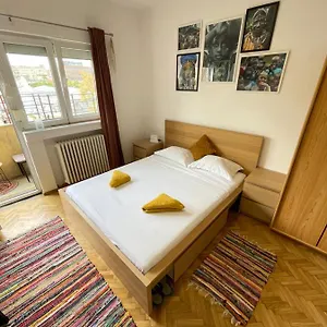 Colorful Flat In The Middle Of The Bucureşti